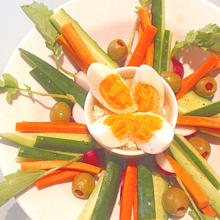 いろいろ野菜のツナカレー風味のディップサラダ